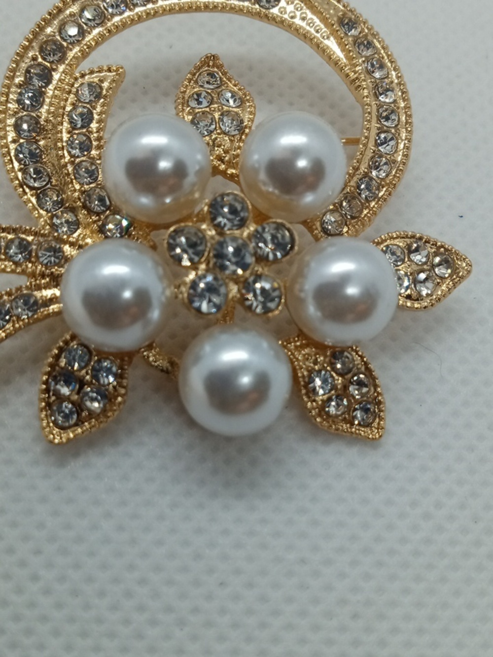 MODERN LAPEL BROOCH - Picture 4 of 5
